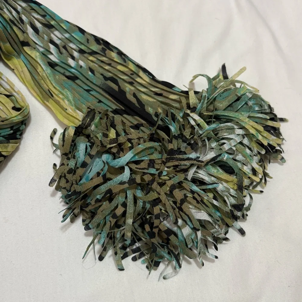 Funky Green Blouse - Picture 3 of 3
